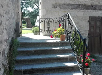 rampes escalier en métal à Saint-Sulpice-les-Feuilles près de La Souterraine en Haute-Vienne 87