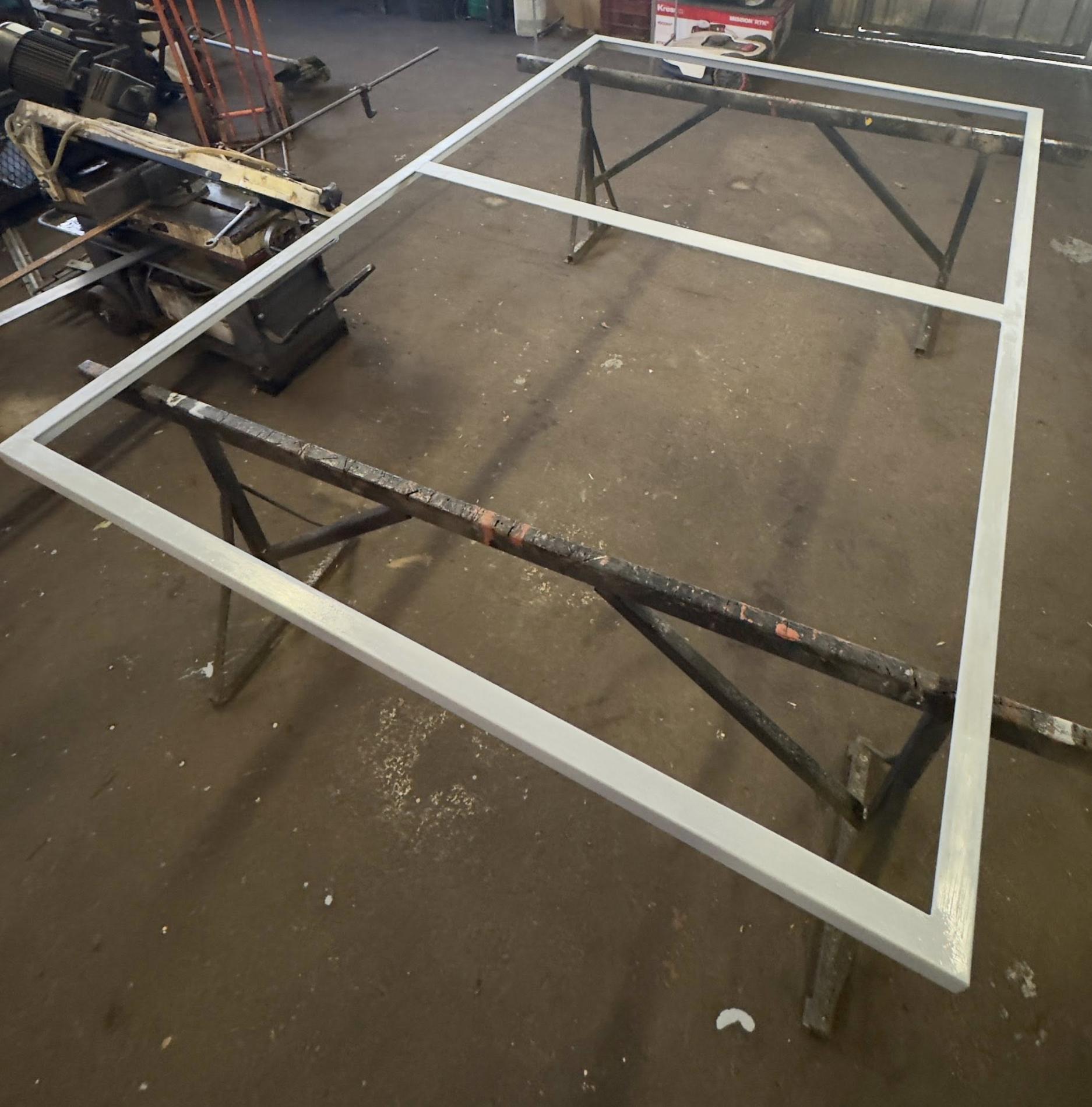 FABRICATION ET POSE DE 2 PORTES