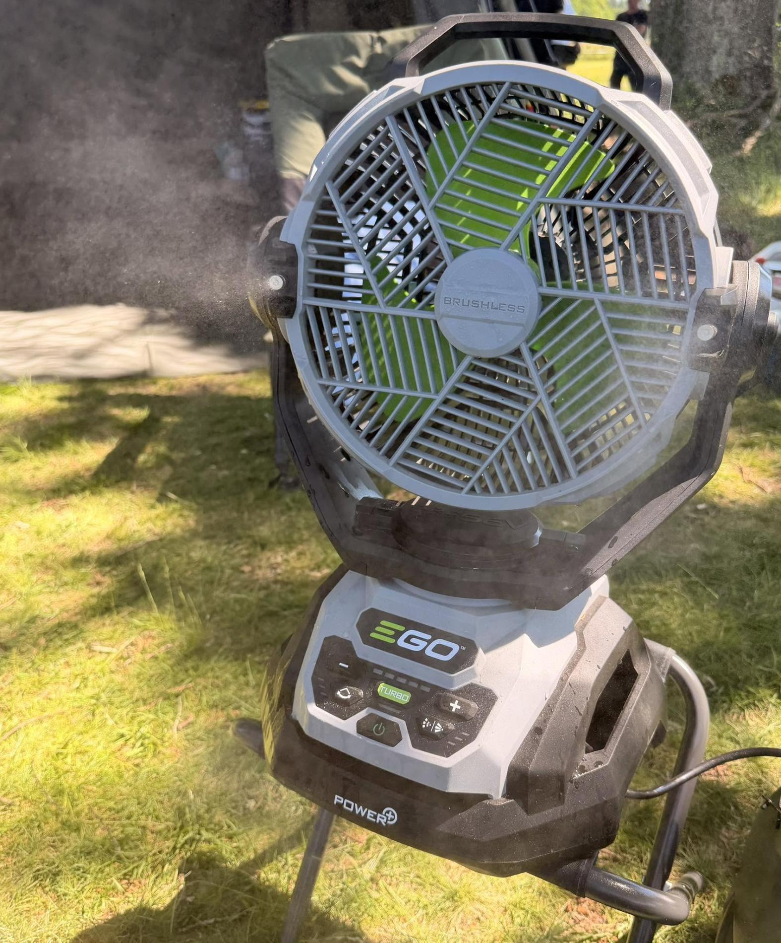 VENTILATEUR BRUMISATEUR A BATTERIE